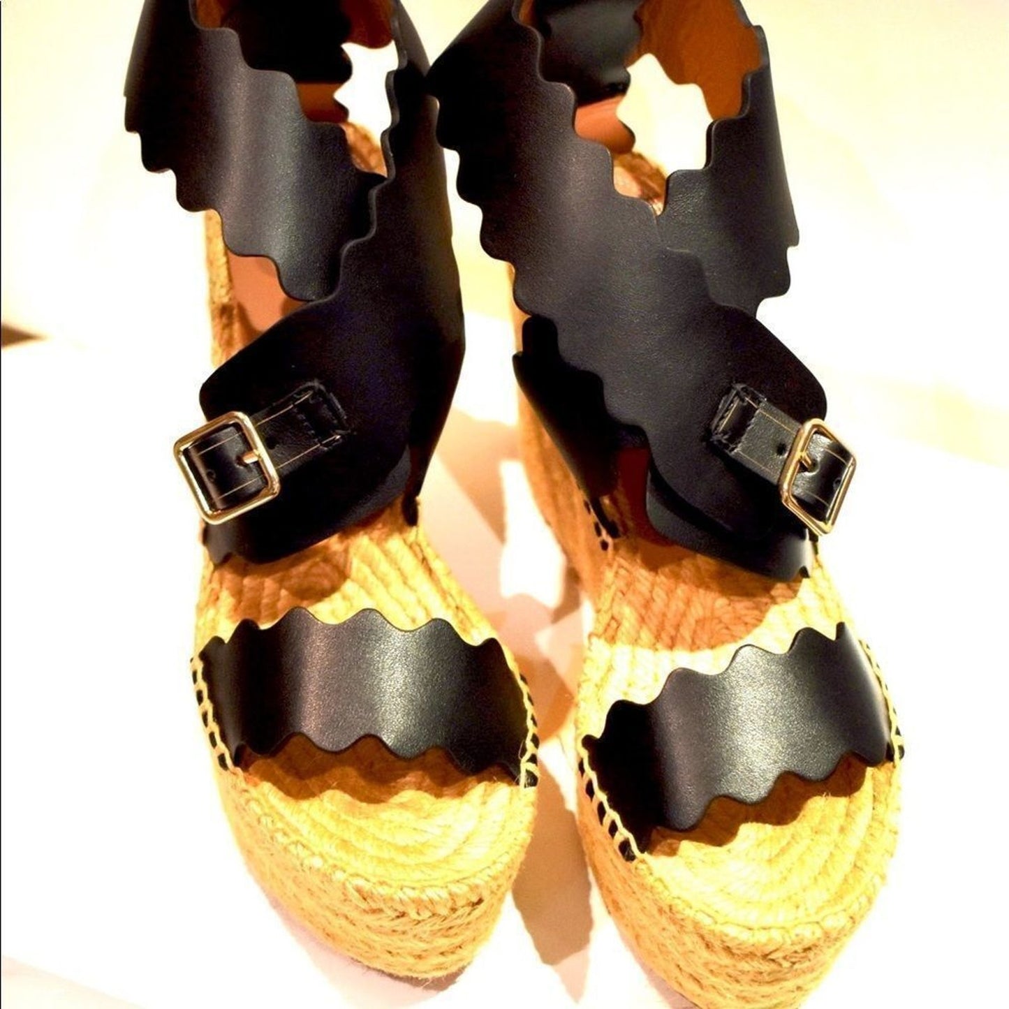 Chloé Lauren Scalloped Leather Wedge Sandal Size 39 US SIZE 9