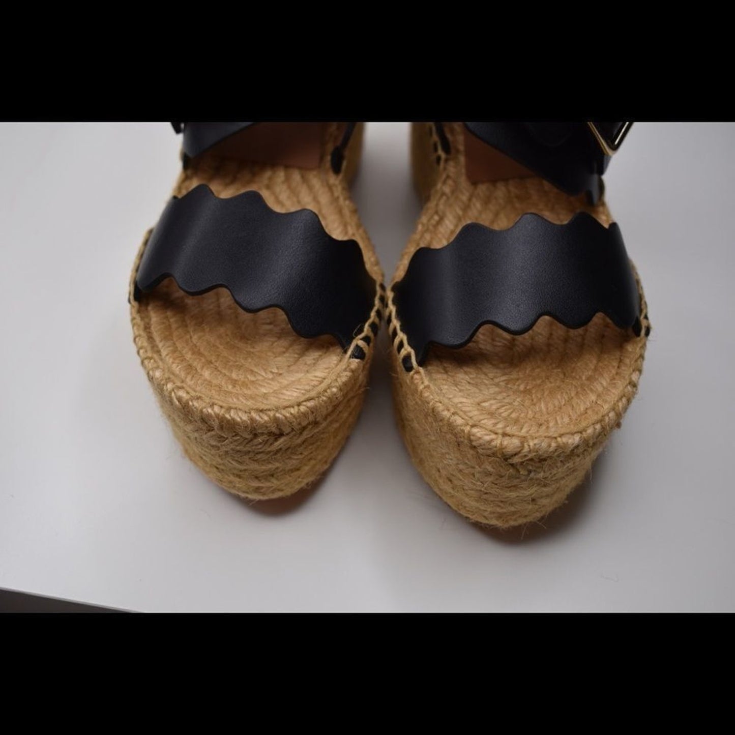 Chloé Lauren Scalloped Leather Wedge Sandal Size 39 US SIZE 9