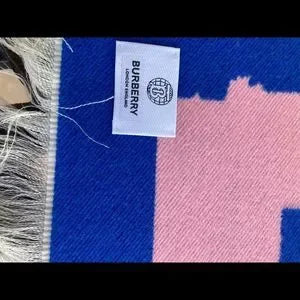 Burberry Love Eco Wool Woman’s Football Scarf Frosted Pink Scarf